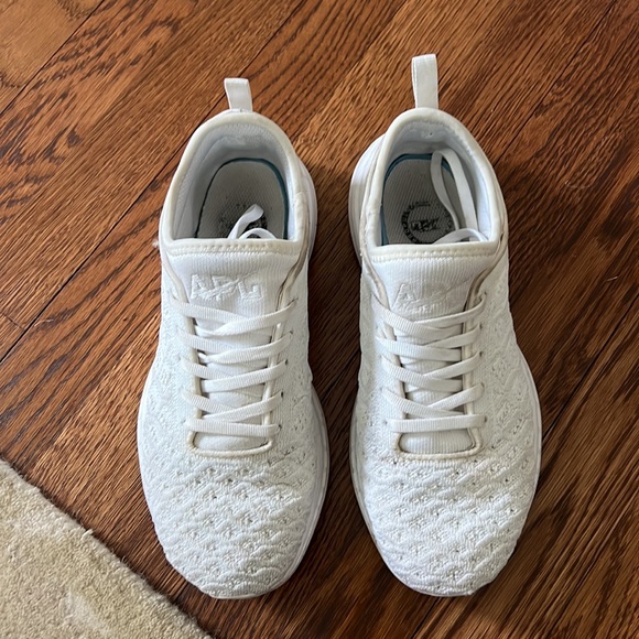 Women’s APL Techloom Phantom WHITE - size 8 - Picture 3 of 10